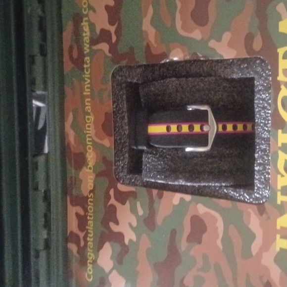 INVICTA Superman Watch - Picture 5 of 6